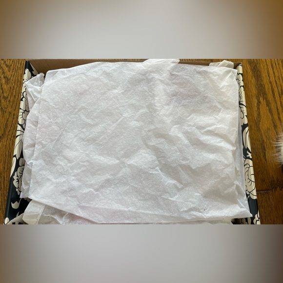 Seychelles Hazel Fuchsia and Red Suede Leather Ankle Strap Heels - Picture 10 of 12